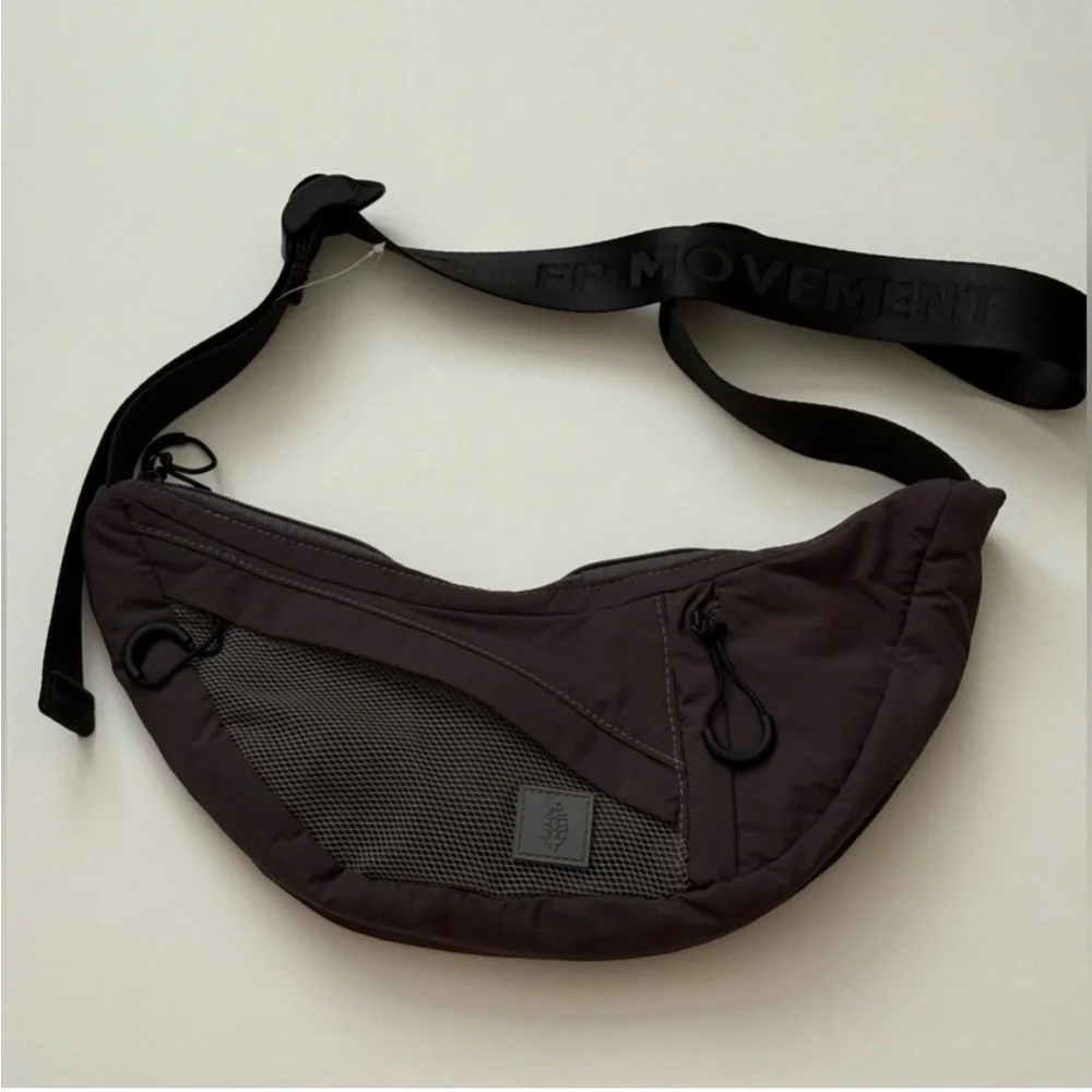 NWT FP Movement Nothing But Net Sling Bag brown black one size sporty new nwt